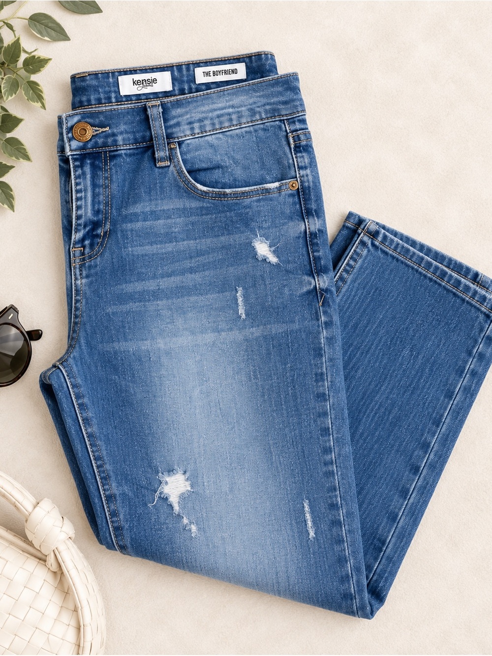 Kensie The Boyfriend Jeans 10/30 Distressed Stretch Crop Medium Wash